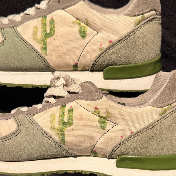 Inkkas Cactus 🌵 Print Sneakers with Green Accents women’s Sz.7 - Picture 11 of 13